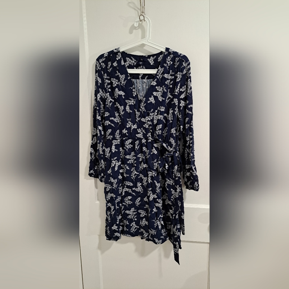Gap Long Sleeve Surplice Faux Wrap Blue and White Floral Print Dress Size Medium